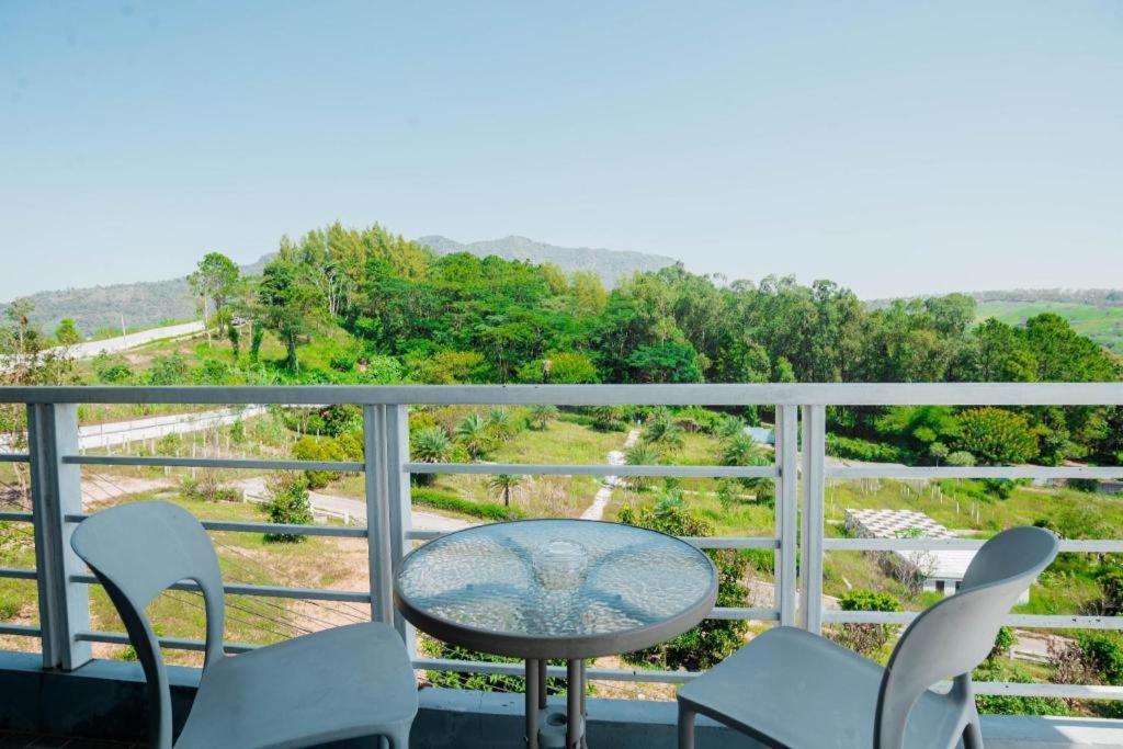 Breeze Hill Resort Khao Kho Bagian luar foto